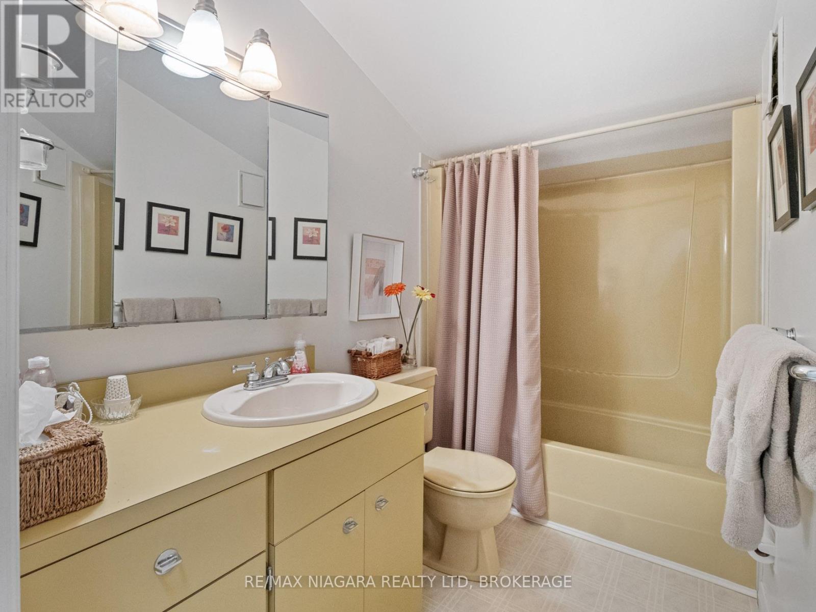 735 Niagara Boulevard, Fort Erie, Ontario  L2A 3J2 - Photo 30 - X12327210