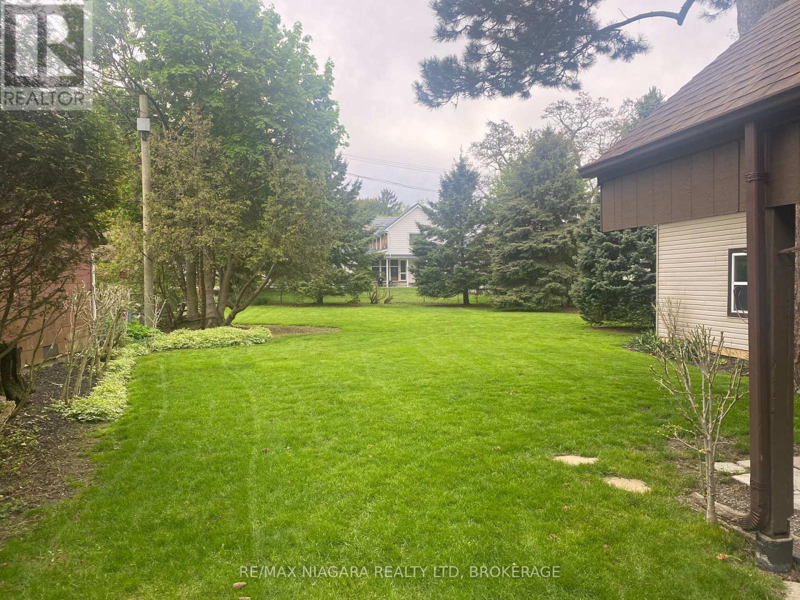 735 Niagara Boulevard, Fort Erie, Ontario  L2A 3J2 - Photo 4 - X12327210