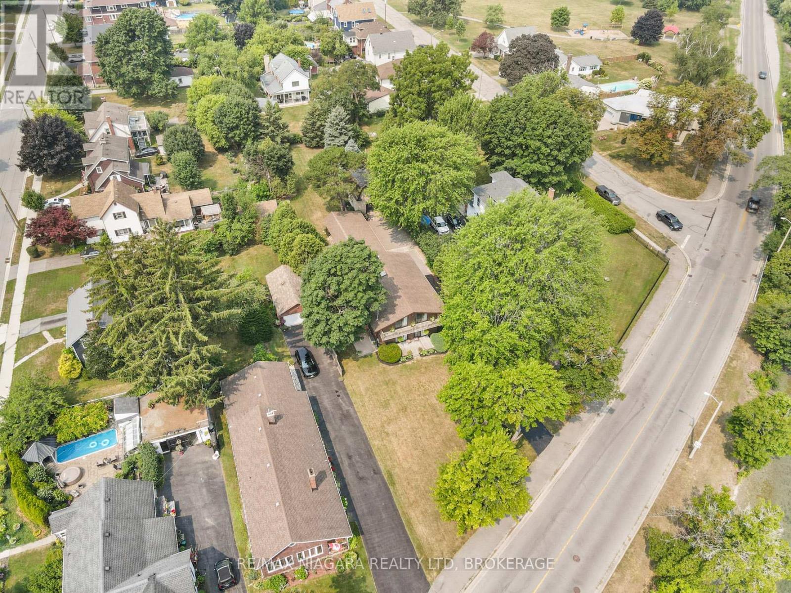 735 Niagara Boulevard, Fort Erie, Ontario  L2A 3J2 - Photo 42 - X12327210