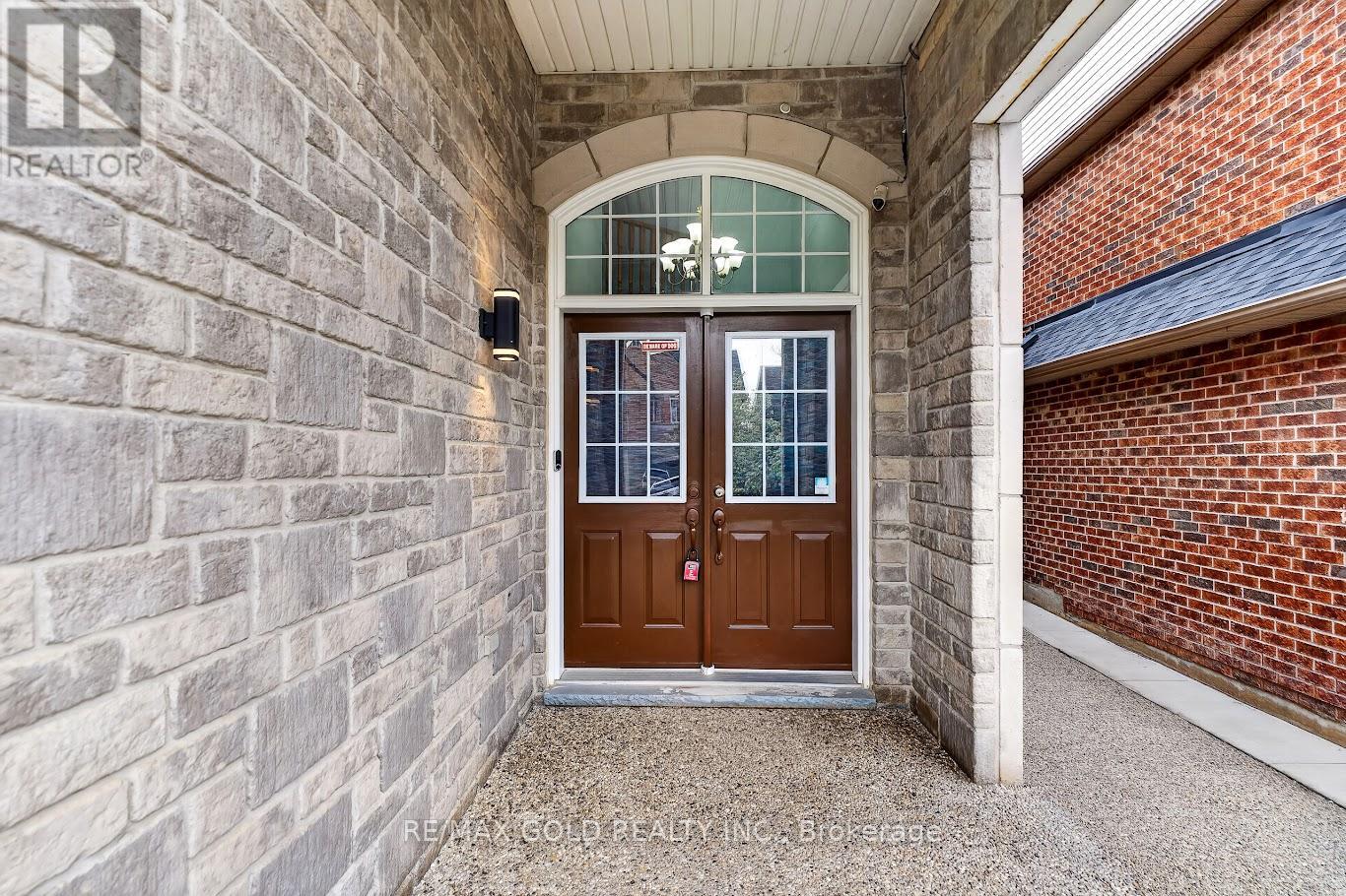 50 Ranchero Drive, Brampton, Ontario  L7A 3C6 - Photo 3 - W13139774