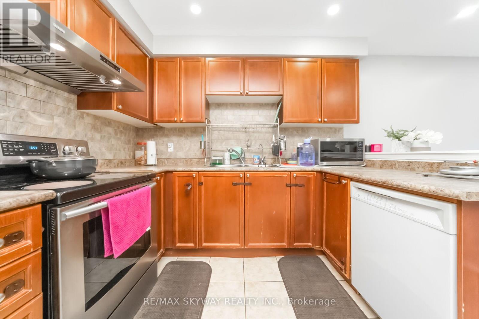 64 Bernard Avenue, Brampton, Ontario  L6Y 5S4 - Photo 18 - W13139798