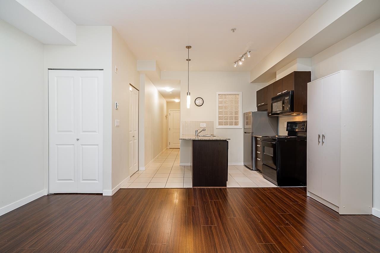 117 10499 University Drive, Surrey, British Columbia V3T 0A4 - Photo 5 - R3124228