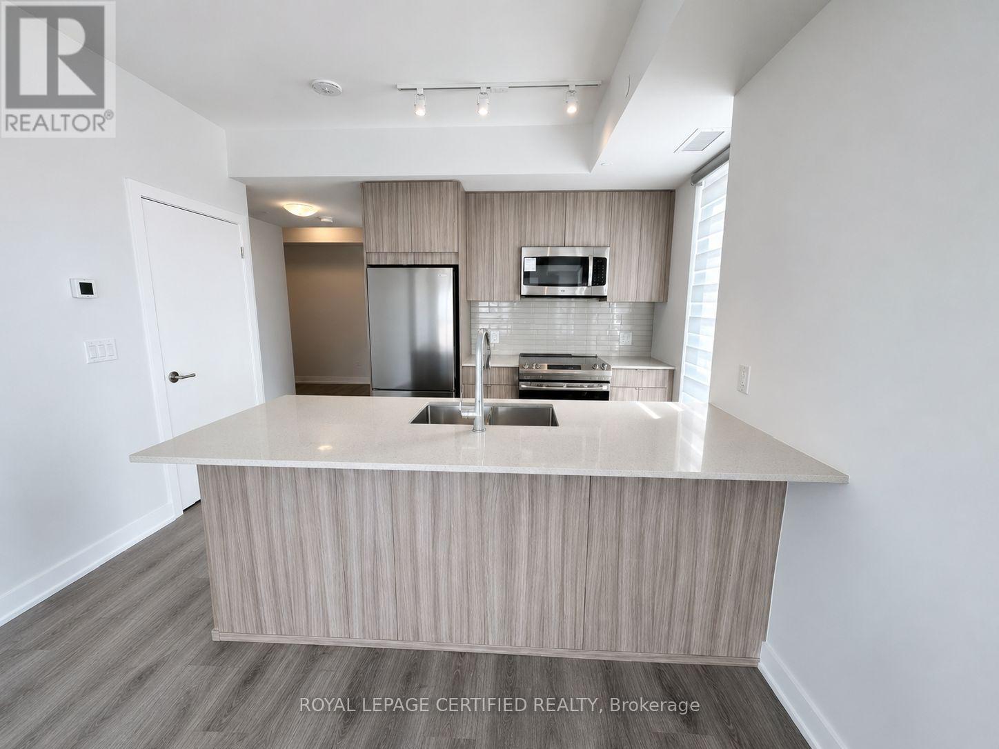 3301 - 4130 Parkside  Village Drive, Mississauga, Ontario  L5B 3M8 - Photo 2 - W13124662