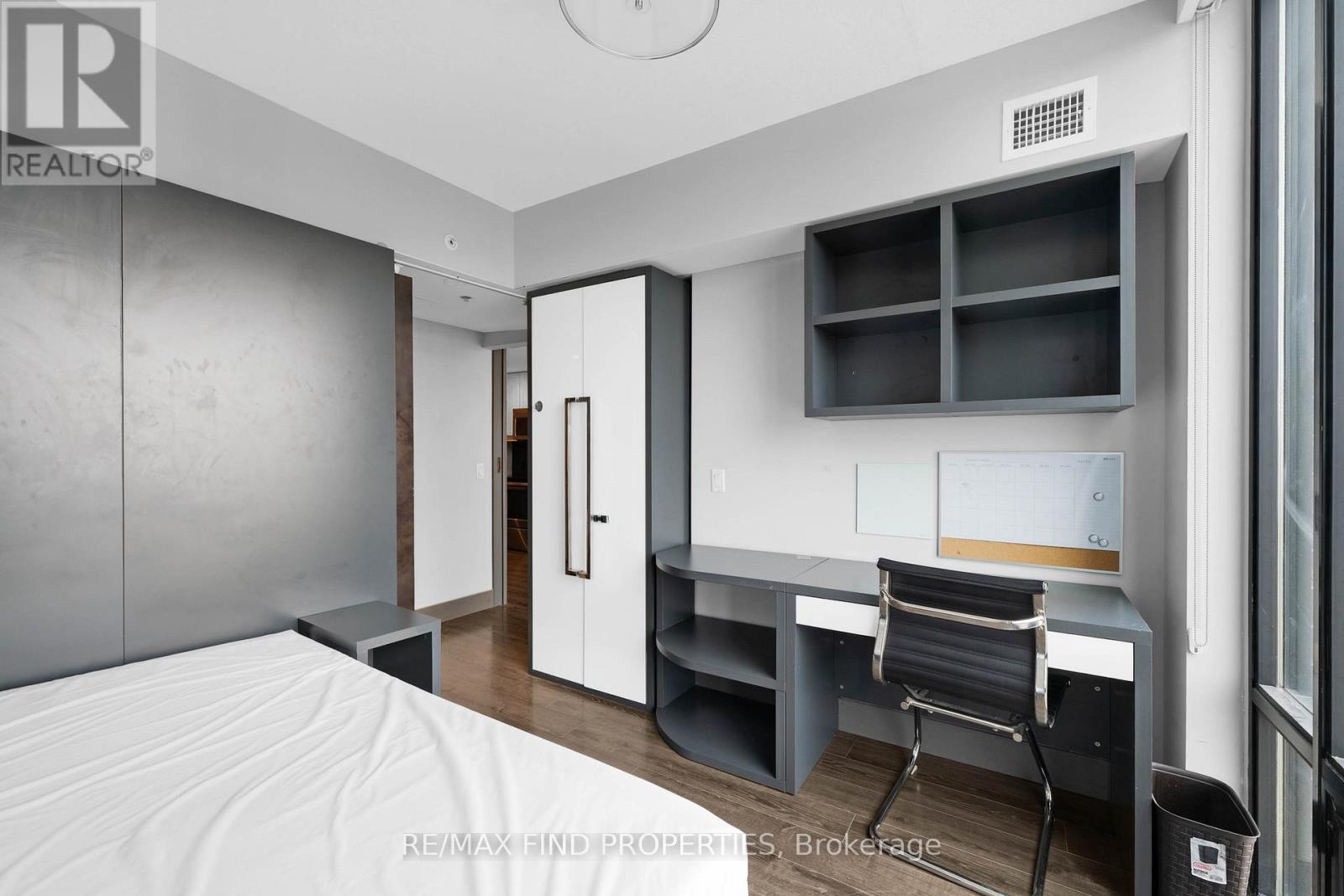 2709 - 330 Phillip Street, Waterloo, Ontario  N2L 3W9 - Photo 8 - X12867880