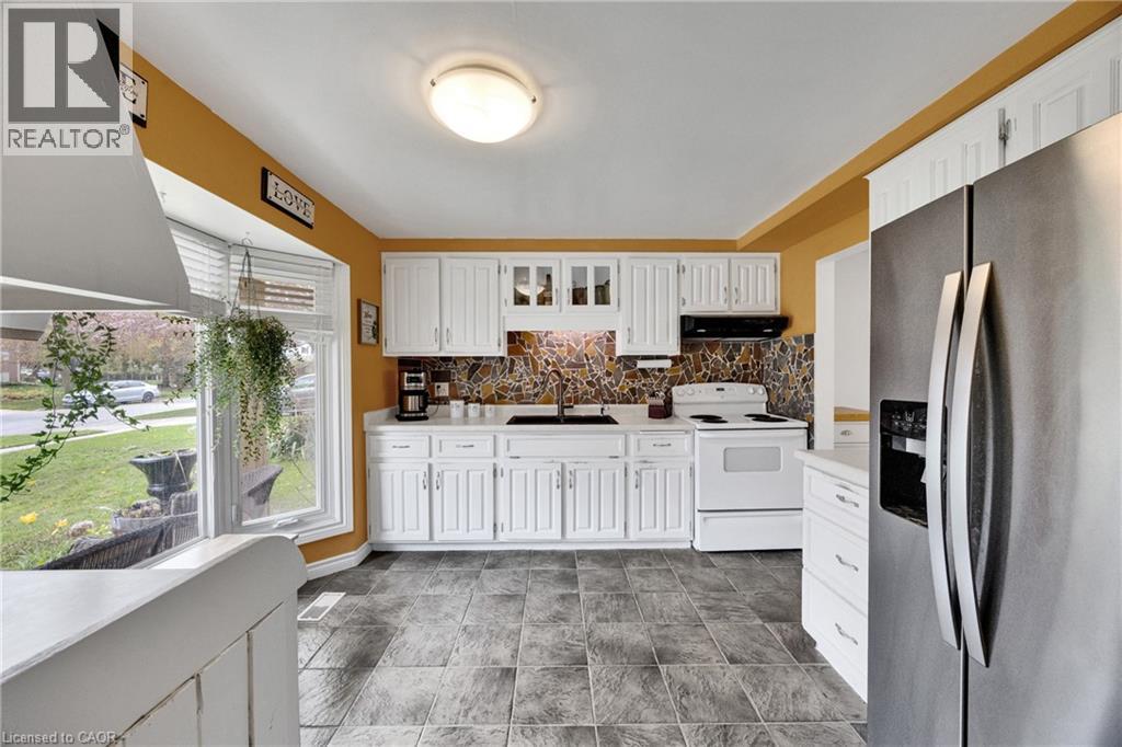 220 Rosebank Place, Kitchener, Ontario  N2E 2R8 - Photo 6 - 40830975