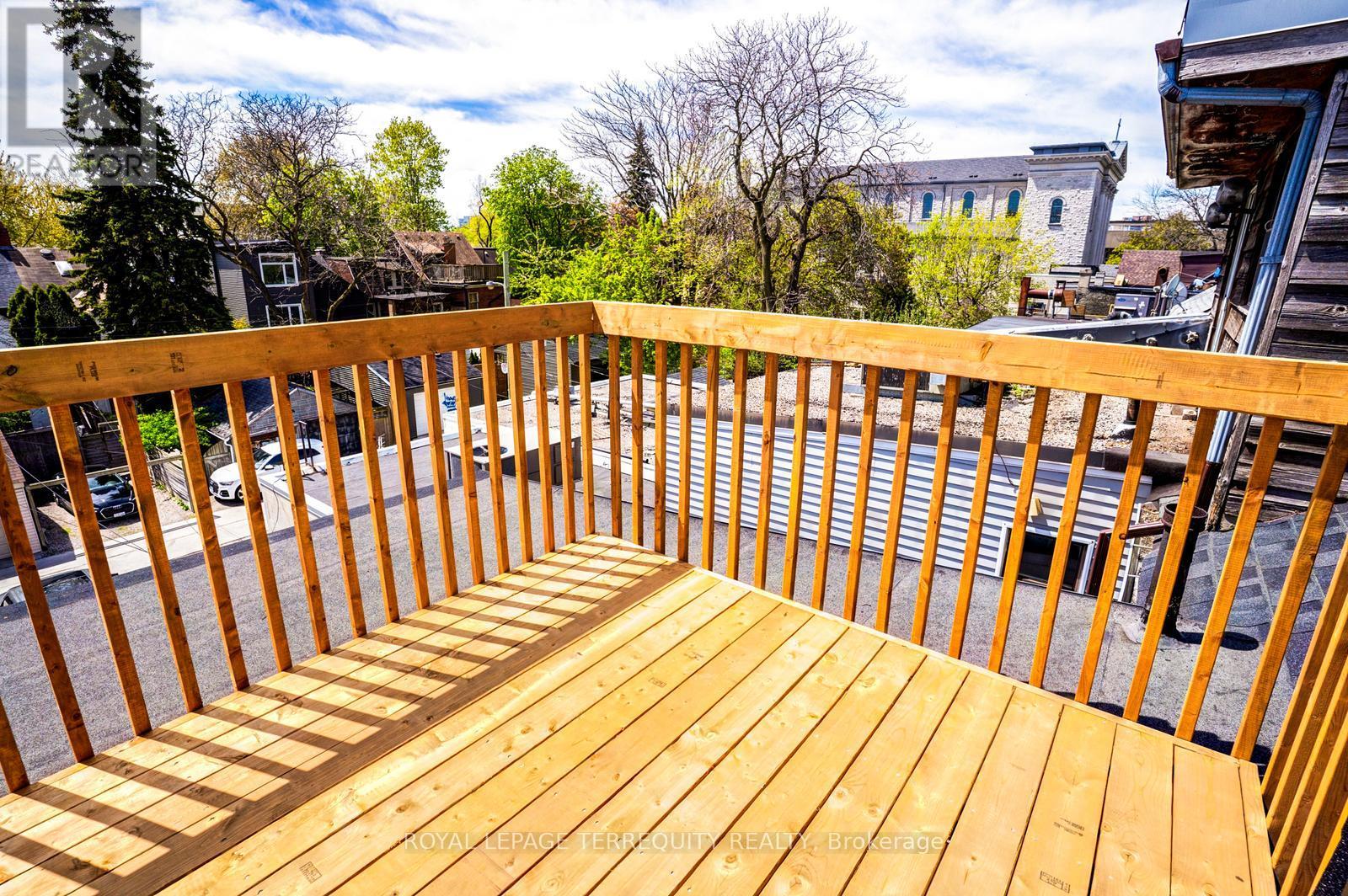 Upper - 743 Gerrard Street E, Toronto, Ontario  M4M 1Y5 - Photo 17 - E12906968