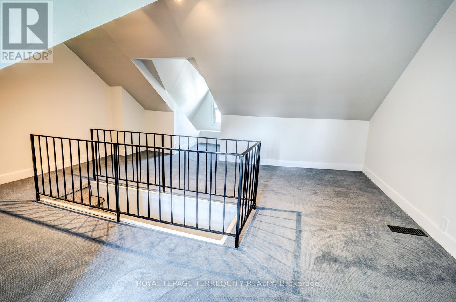 Upper - 743 Gerrard Street E, Toronto, Ontario  M4M 1Y5 - Photo 16 - E12906968