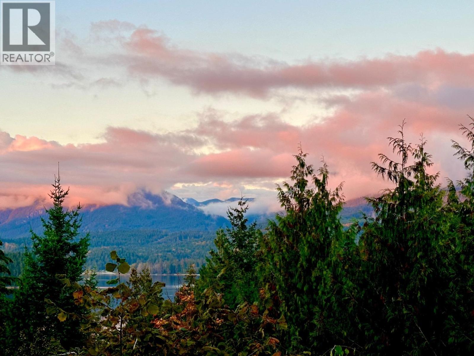 121 5780 Trail Avenue, Sechelt, British Columbia  V7Z 0K5 - Photo 32 - R3124570
