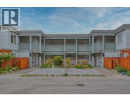121 5780 TRAIL AVENUE, Sechelt, British Columbia