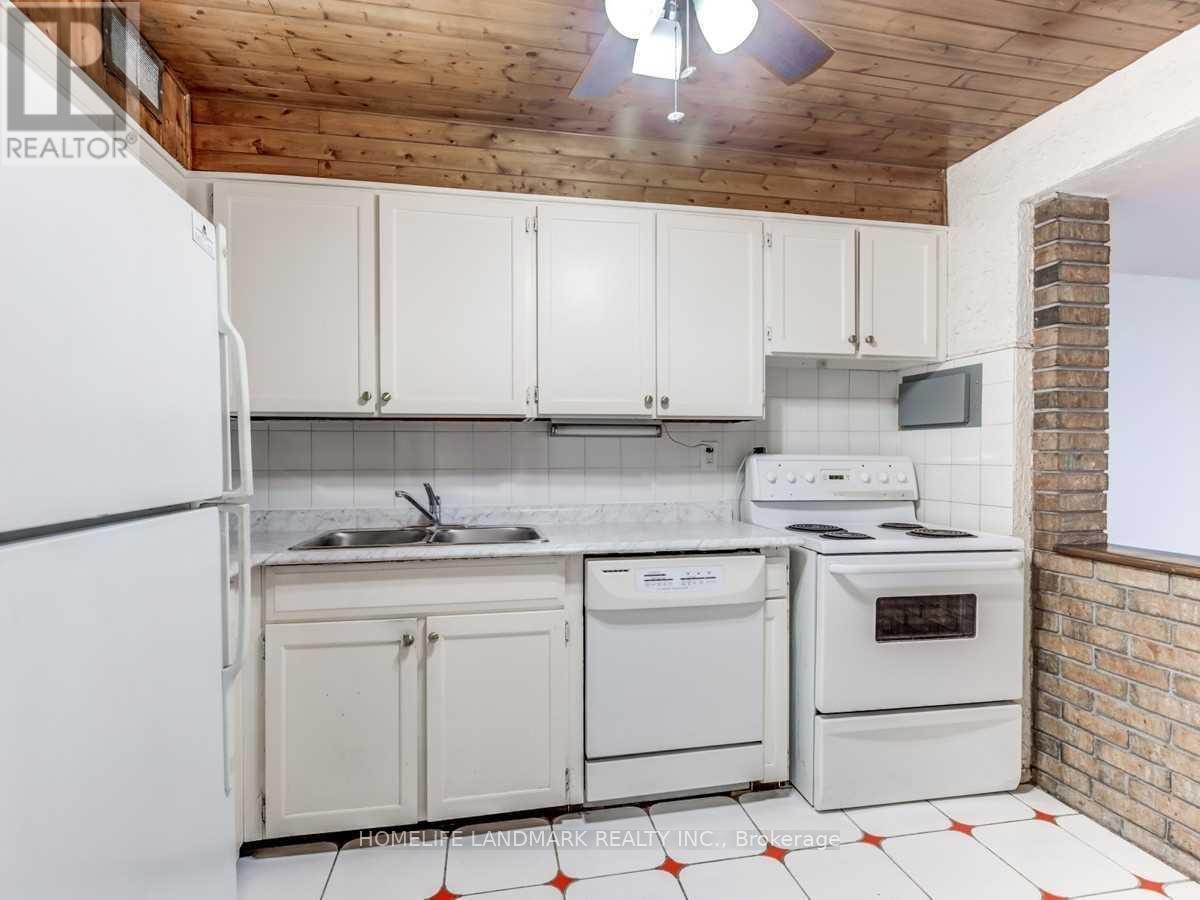 1604 - 10 Parkway Forest Drive, Toronto, Ontario  M2J 1L3 - Photo 3 - C13139838