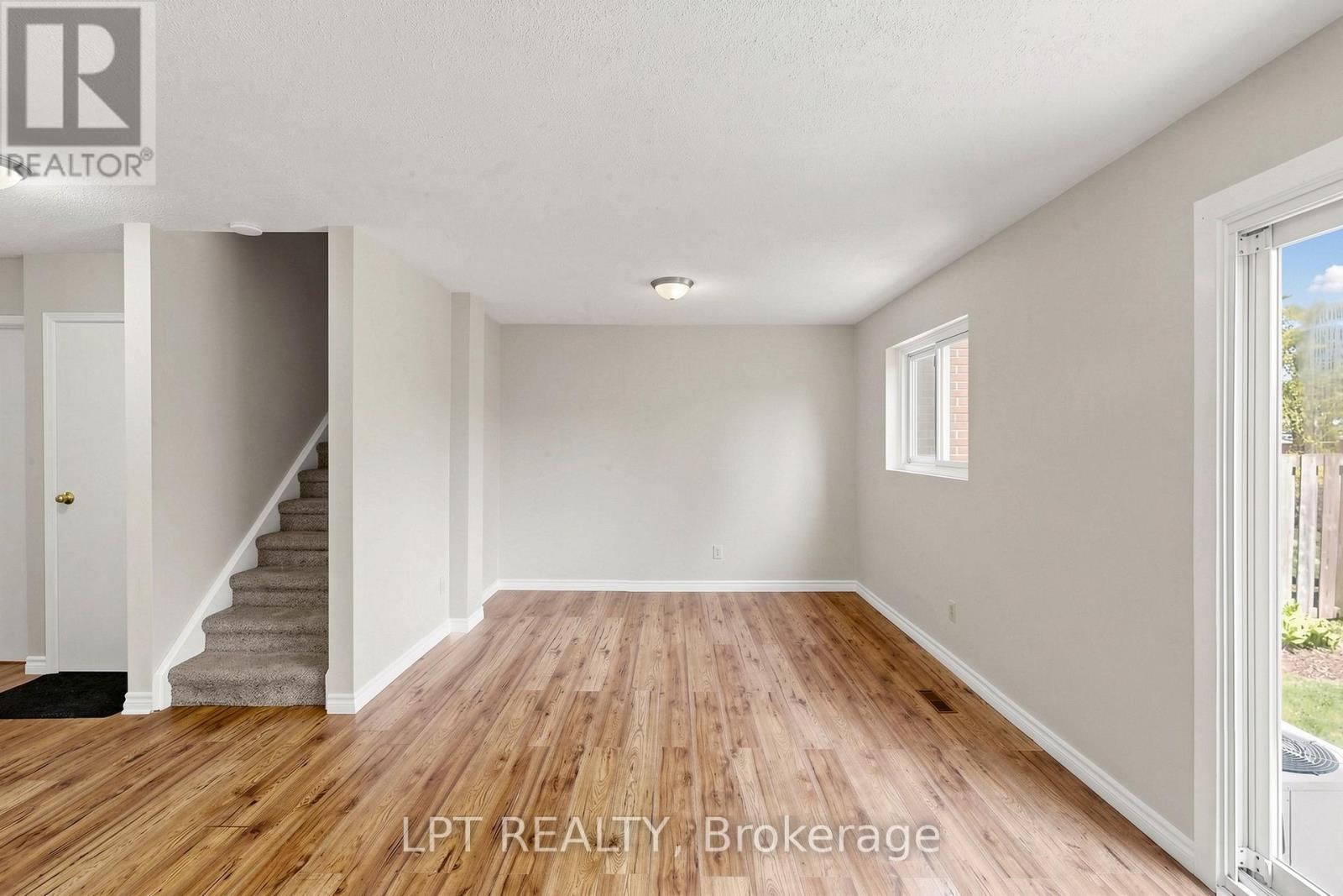 32 - 1055 Central Pk Boulevard N, Oshawa, Ontario  L1G 7M4 - Photo 10 - E13139842
