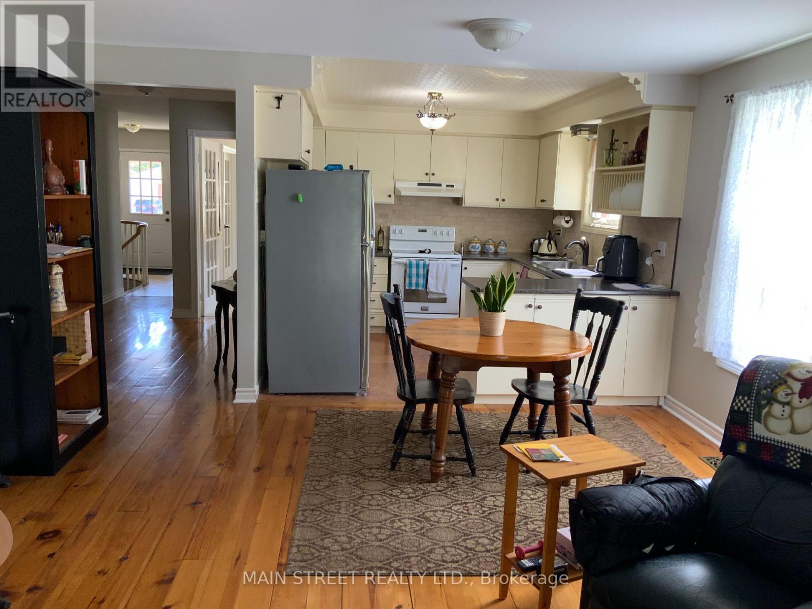 32 Centre Road, Uxbridge, Ontario  L9P 1A7 - Photo 6 - N13139288