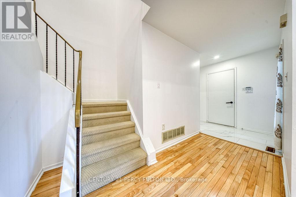 68 Colleen Street, Vaughan, Ontario  L4J 5G6 - Photo 6 - N13139830
