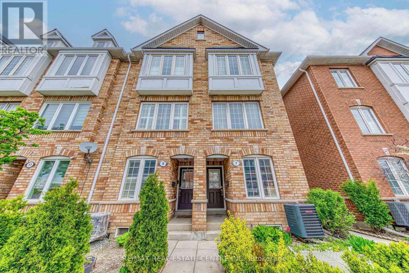 7 WESTON ROAD, Toronto, Ontario