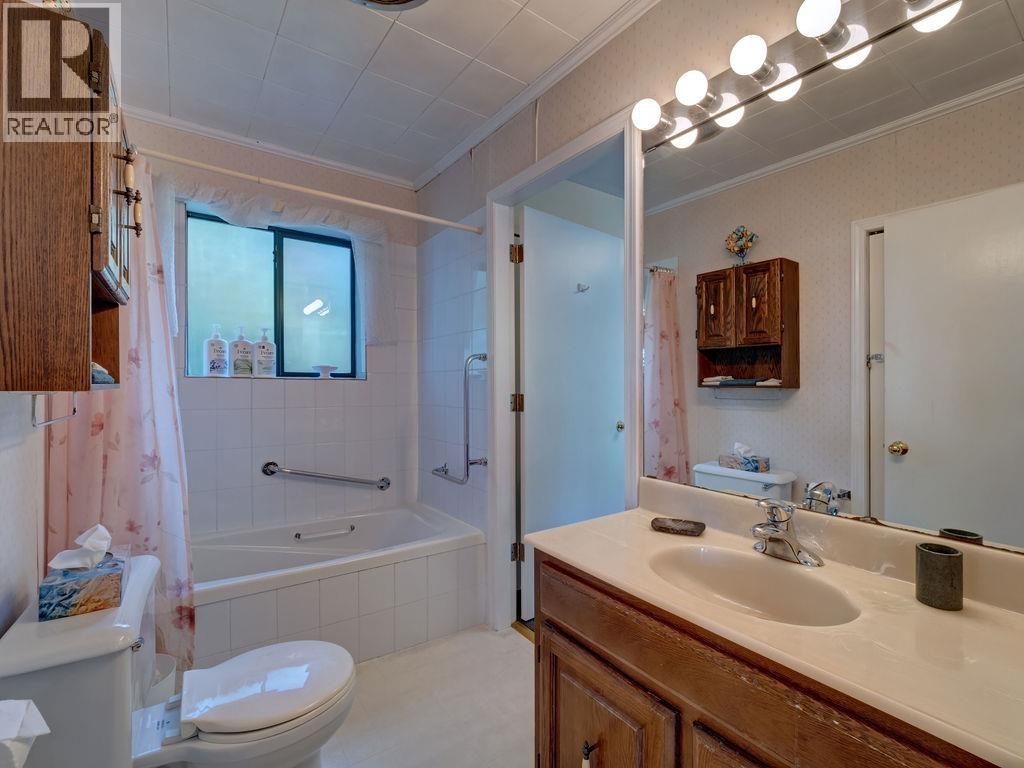 8622 Espl Merry Island, Halfmoon Bay, British Columbia  V0N 1Y1 - Photo 15 - R3124484