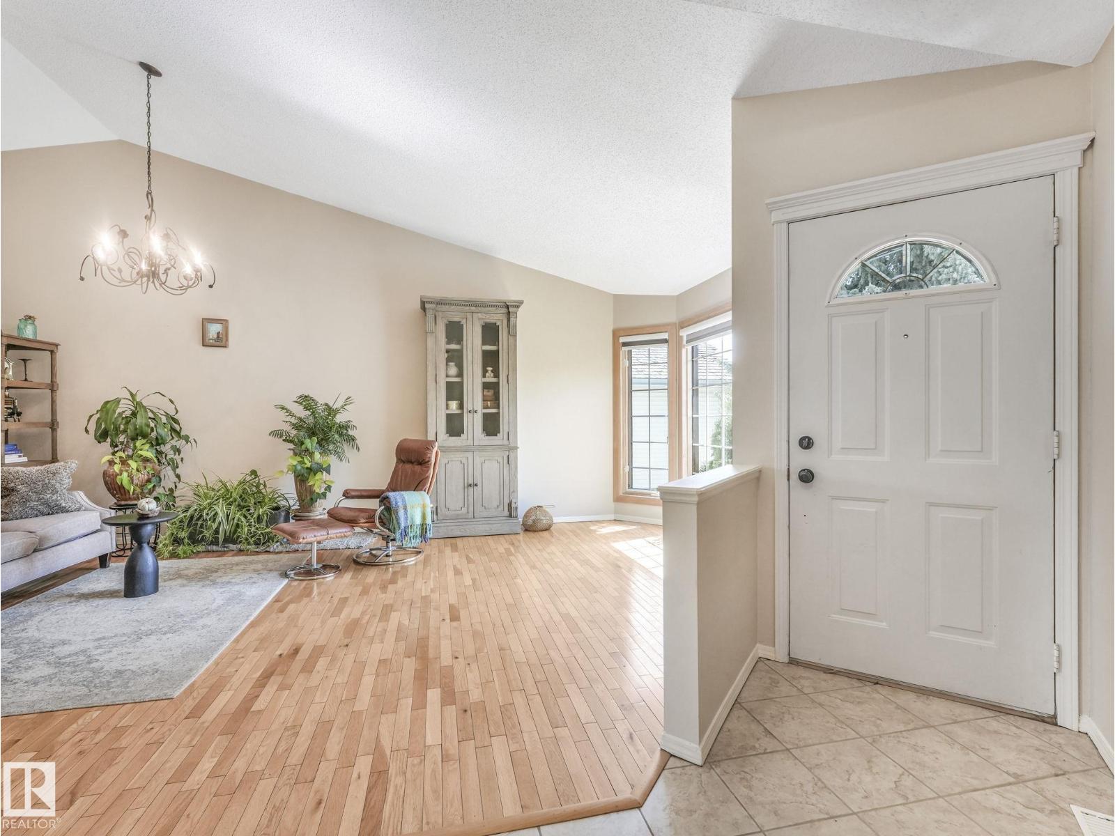 1060 Wedgewood Bv Nw, Edmonton, Alberta  T6M 2L6 - Photo 5 - E4487061