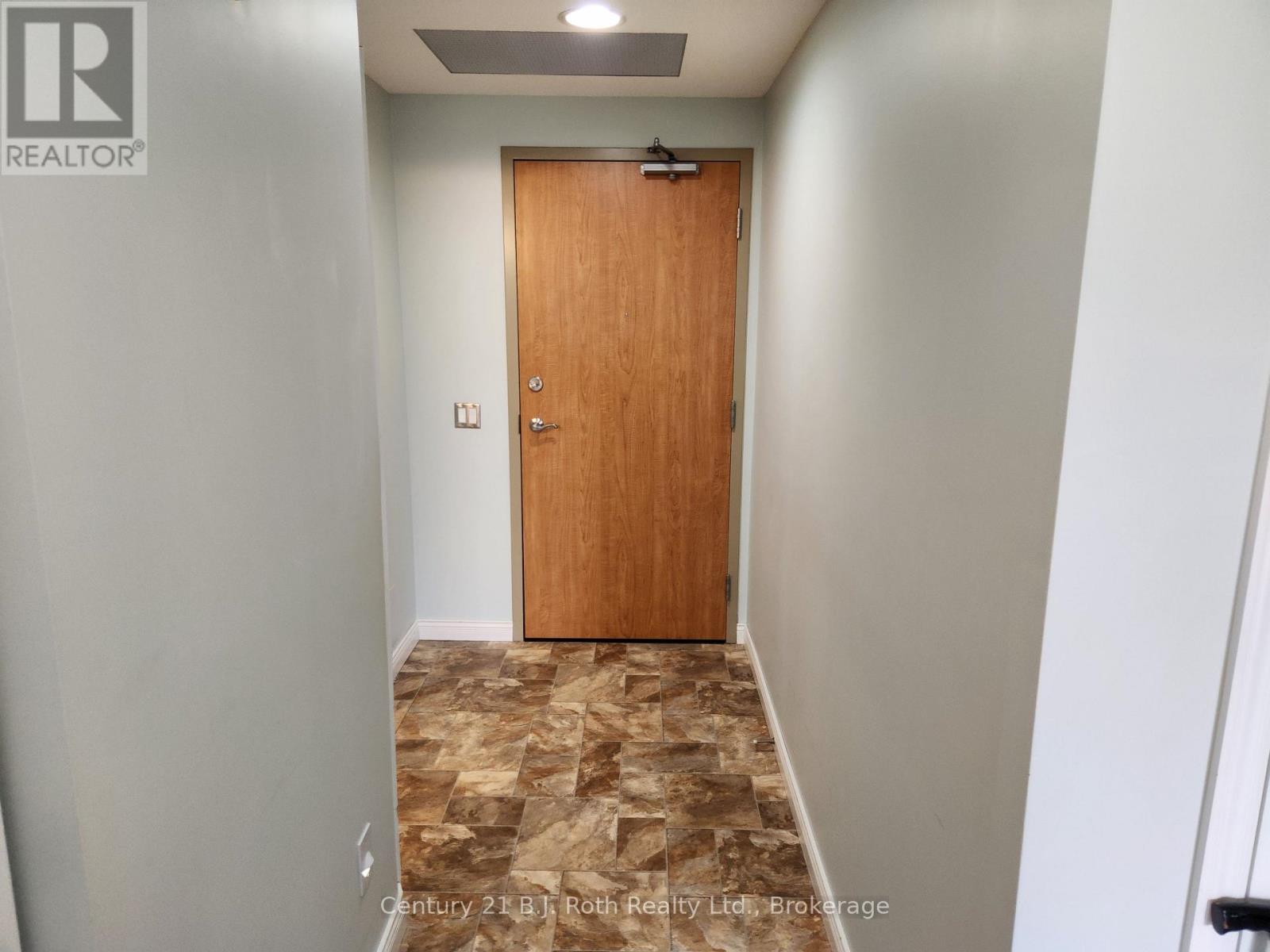 F103 - 101 Thompsons Road, Penetanguishene, Ontario  L9M 1K1 - Photo 12 - S13139876