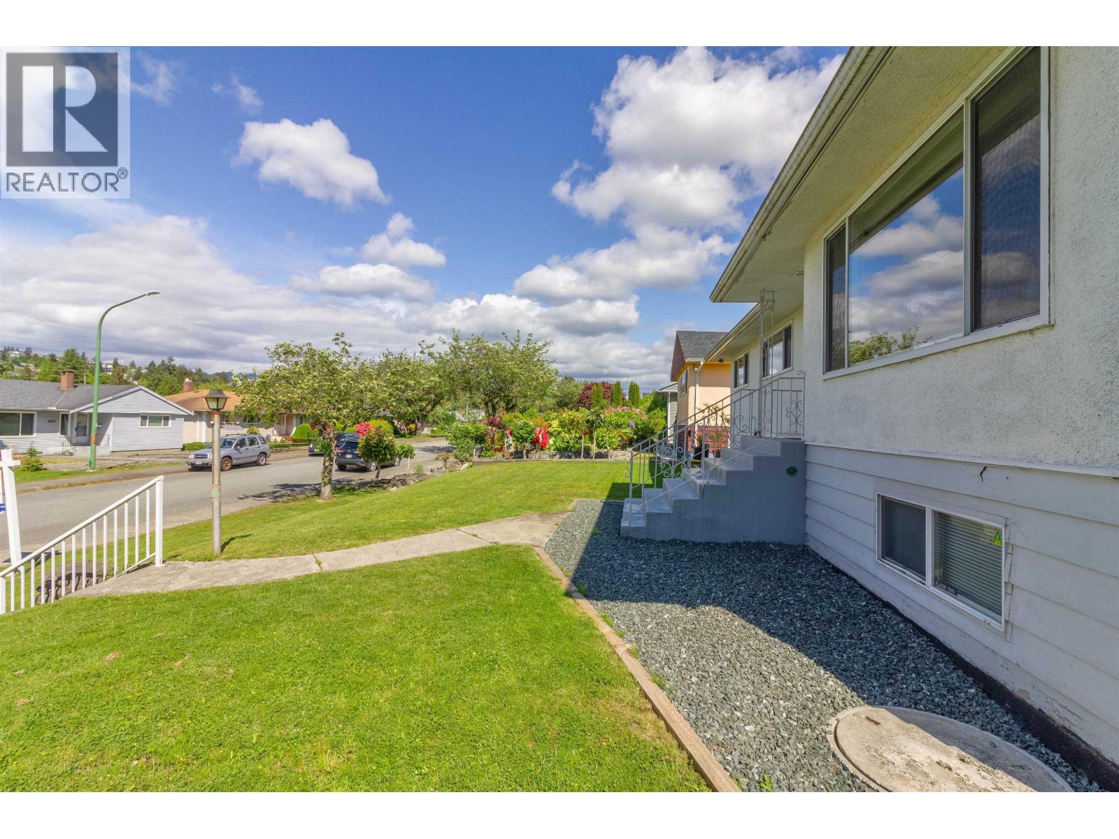 4810 Fairlawn Drive, Burnaby, British Columbia  V5C 3R8 - Photo 35 - R3076034