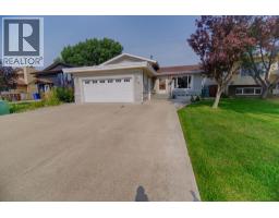 110 Ojibwa Road W, Lethbridge, Alberta