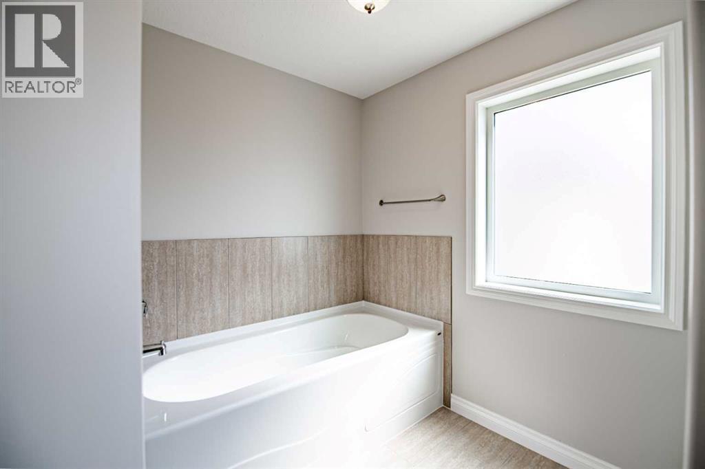 60 Cyprus Road, Blackfalds, Alberta  T4M 0C5 - Photo 20 - A2311524