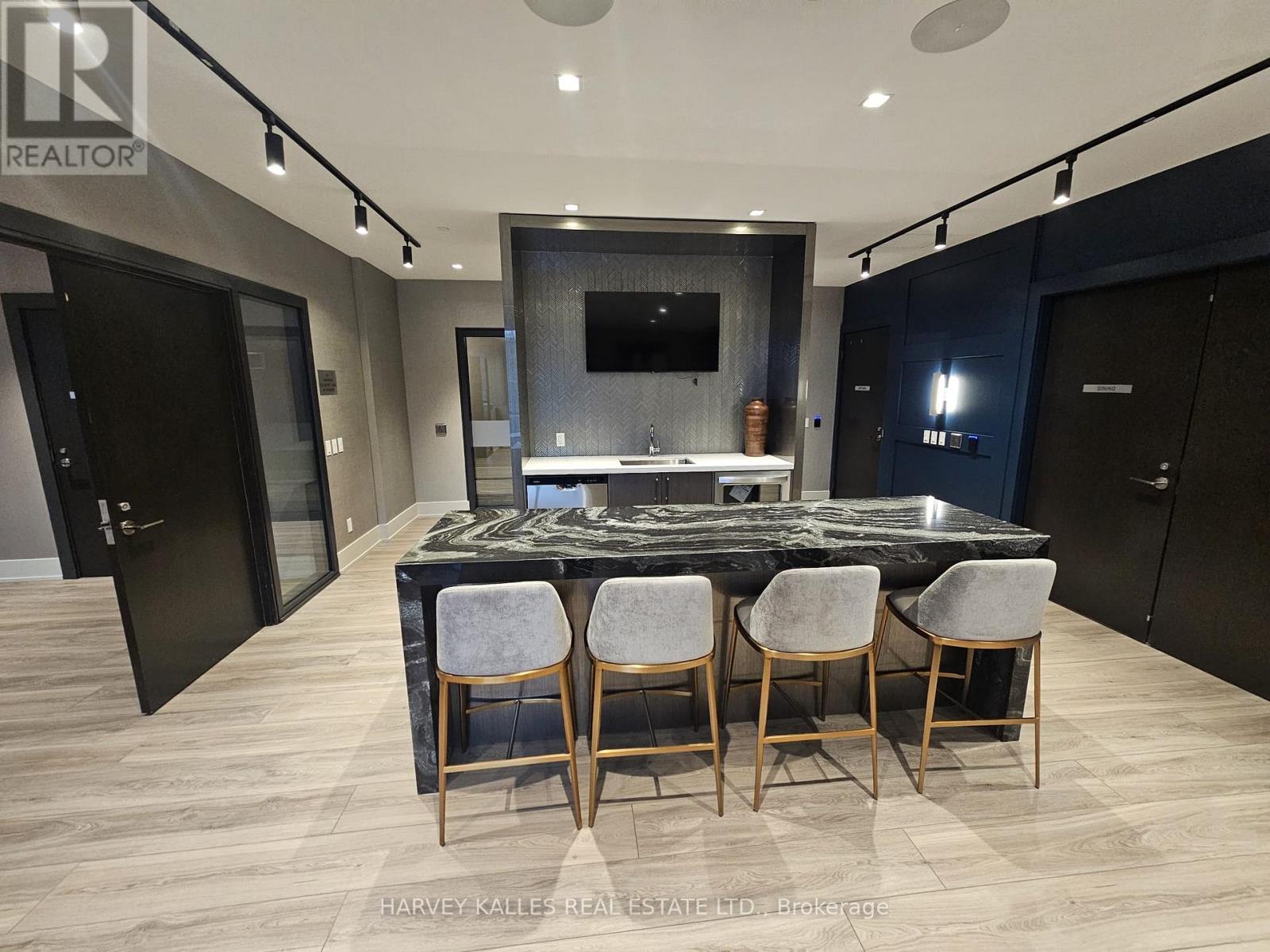 2605 - 286 Main Street, Toronto, Ontario  M4C 0B3 - Photo 12 - E13139910