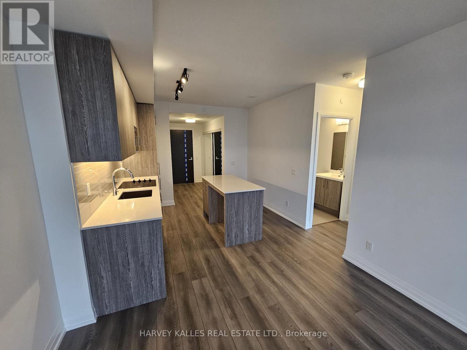 2605 - 286 Main Street, Toronto, Ontario  M4C 0B3 - Photo 2 - E13139910