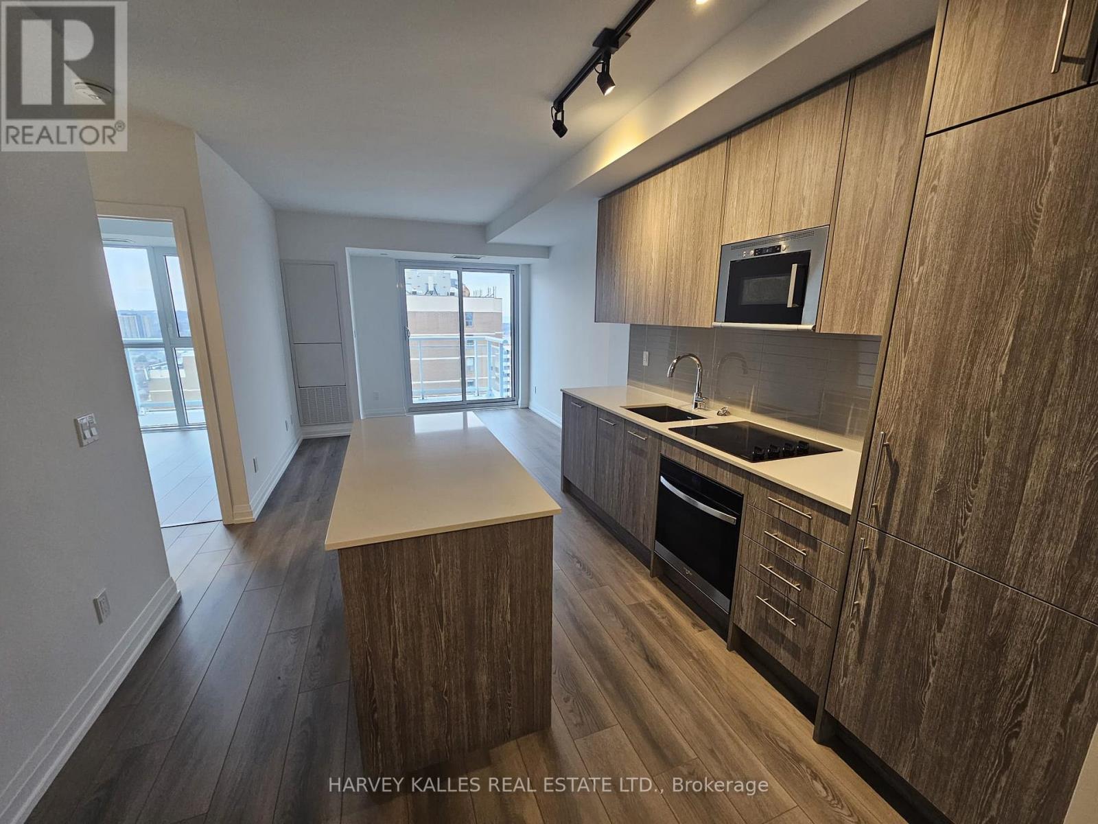 2605 - 286 Main Street, Toronto, Ontario  M4C 0B3 - Photo 3 - E13139910
