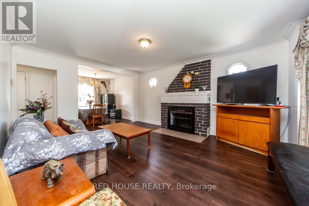 40 North Woodrow Boulevard, Toronto, Ontario  M1K 1W3 - Photo 2 - E13138462