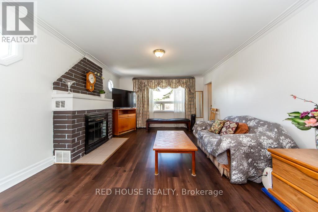 40 North Woodrow Boulevard, Toronto, Ontario  M1K 1W3 - Photo 4 - E13138462