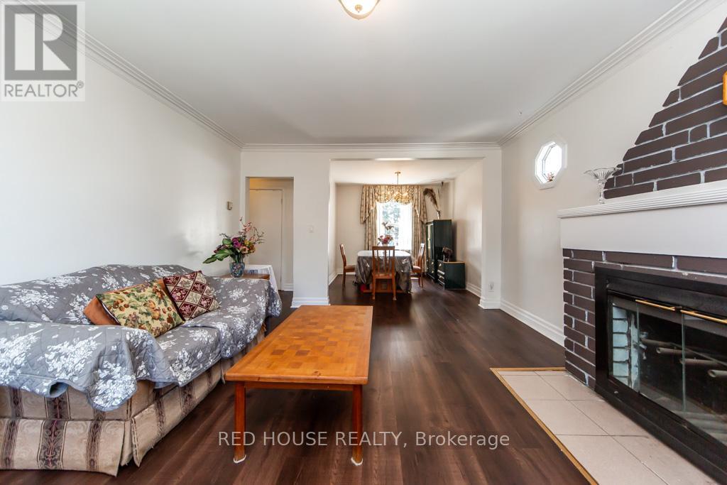 40 North Woodrow Boulevard, Toronto, Ontario  M1K 1W3 - Photo 3 - E13138462