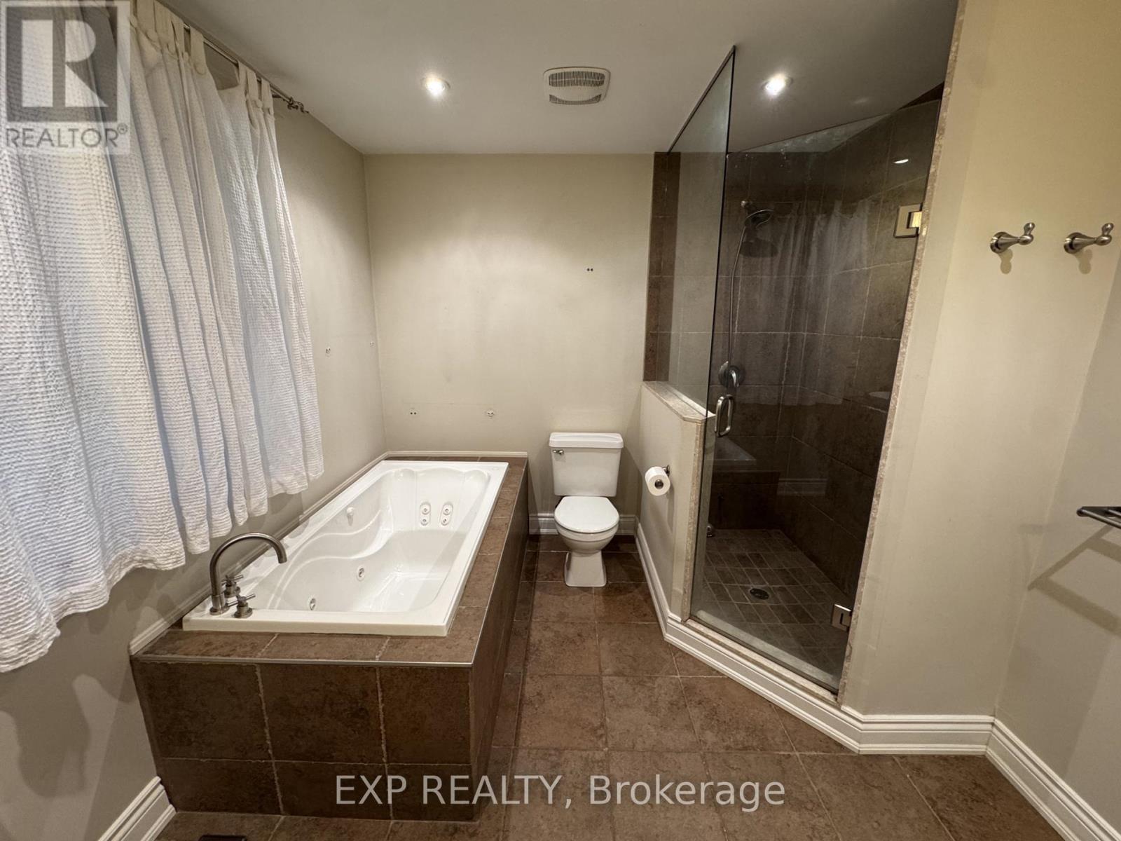 1175 Pinegrove Road, Oakville, Ontario  L6L 2W3 - Photo 10 - W13139872
