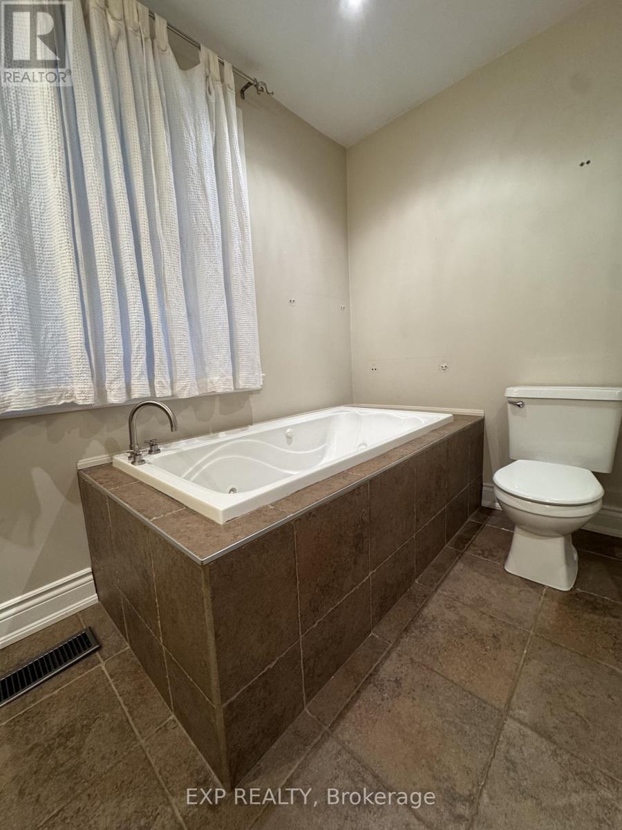 1175 Pinegrove Road, Oakville, Ontario  L6L 2W3 - Photo 12 - W13139872