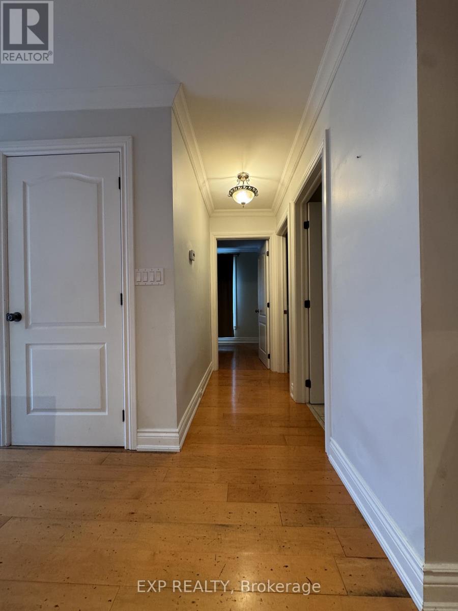 1175 Pinegrove Road, Oakville, Ontario  L6L 2W3 - Photo 13 - W13139872