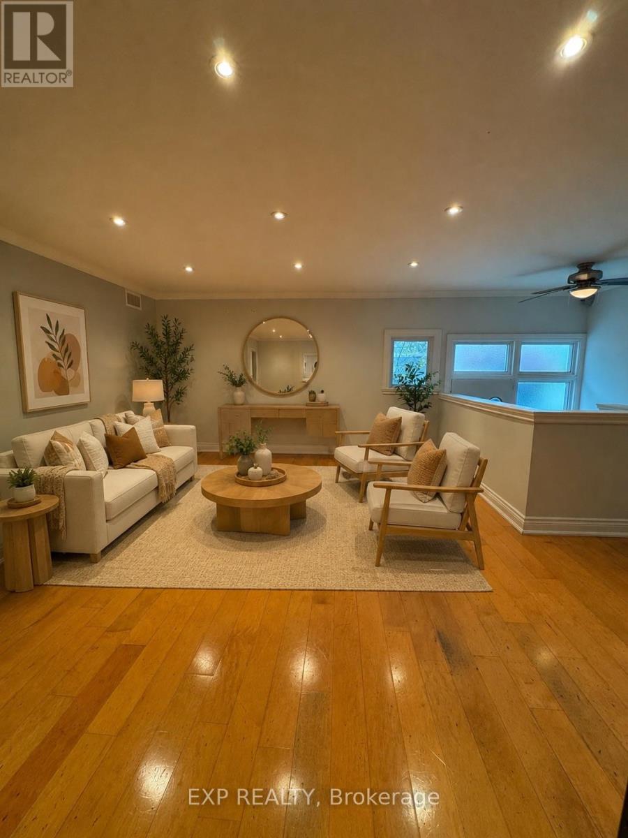 1175 Pinegrove Road, Oakville, Ontario  L6L 2W3 - Photo 3 - W13139872