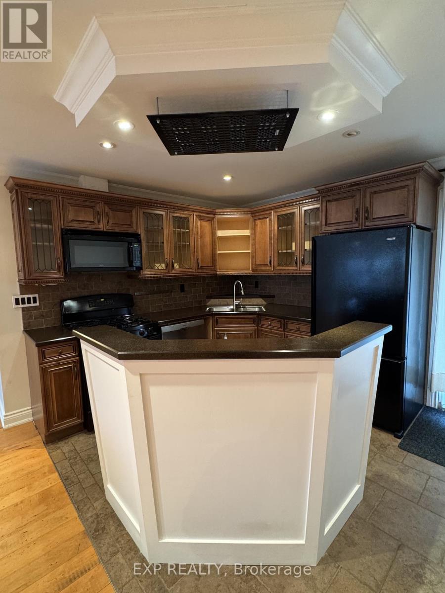 1175 Pinegrove Road, Oakville, Ontario  L6L 2W3 - Photo 4 - W13139872