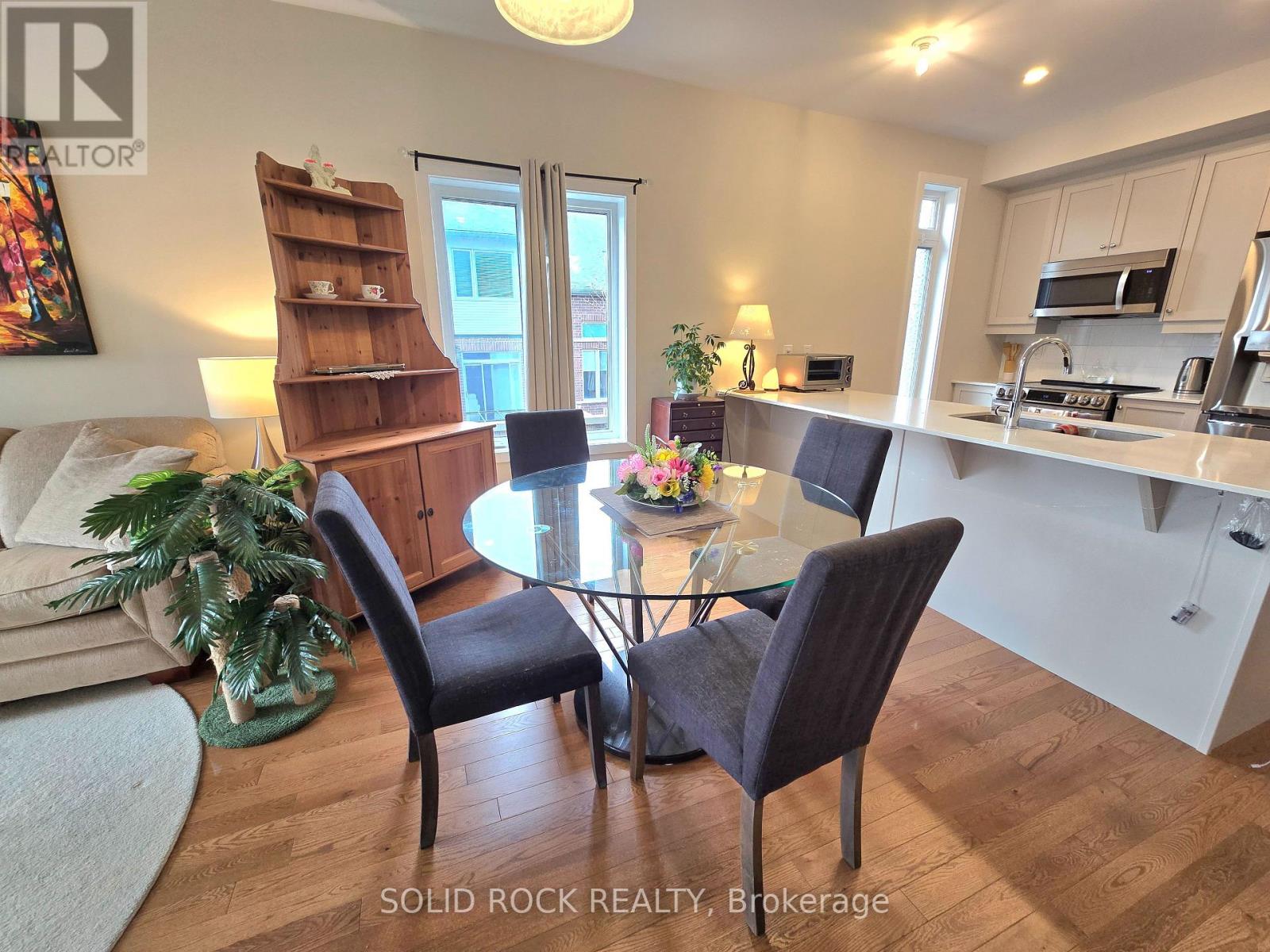 844 Ralph Hennessy Avenue, Ottawa, Ontario  K1X 0E4 - Photo 8 - X13135074