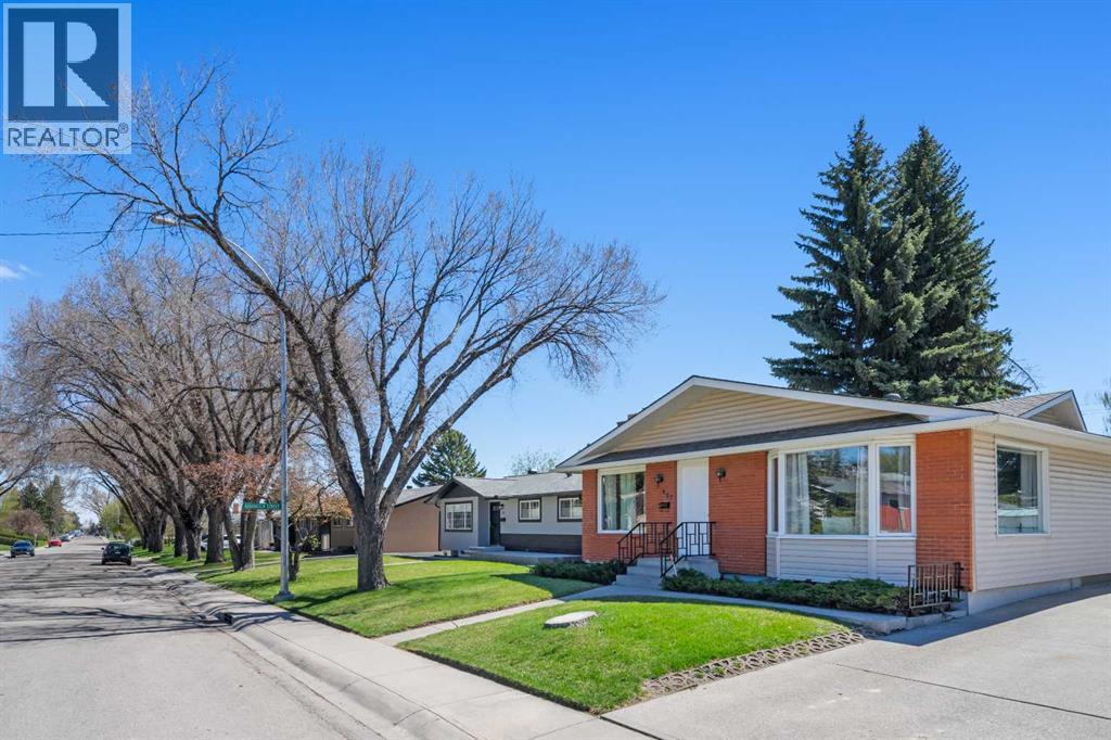 487 Arlington Drive SE, Calgary, Alberta  T2H 1S4 - Photo 3 - A2302796