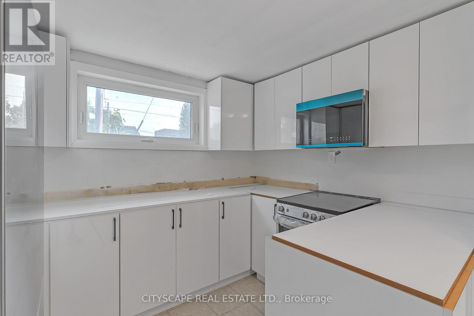 2724 Lake Shore Boulevard W, Toronto, Ontario  M8V 1G8 - Photo 13 - W13139930