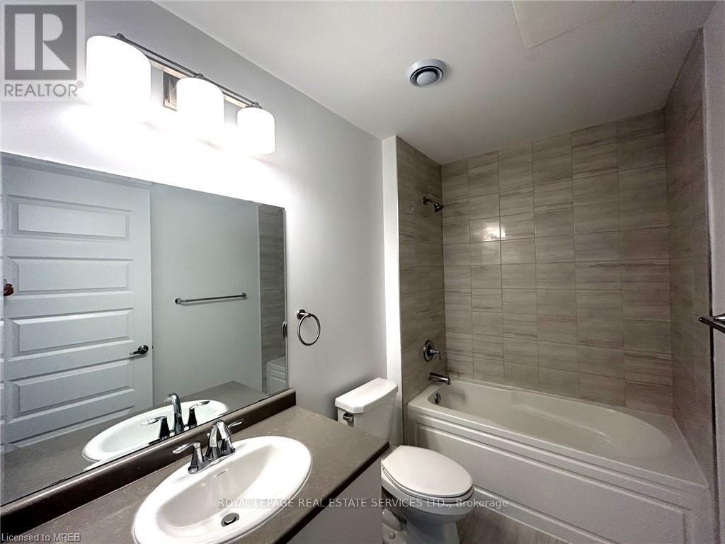 202 - 128 Grovewood Common, Oakville, Ontario  L6H 0X3 - Photo 23 - W13139936