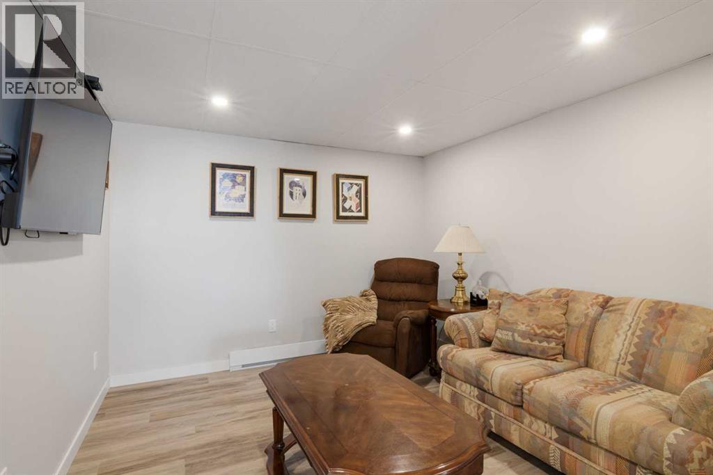 48 Heritage Green, Cochrane, Alberta  T4C 0L3 - Photo 31 - A2291764