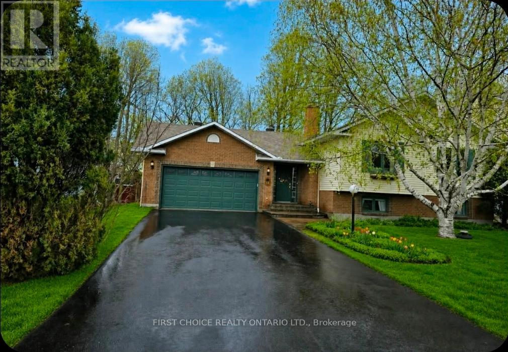 13 QUEENSTON DRIVE, Ottawa, Ontario