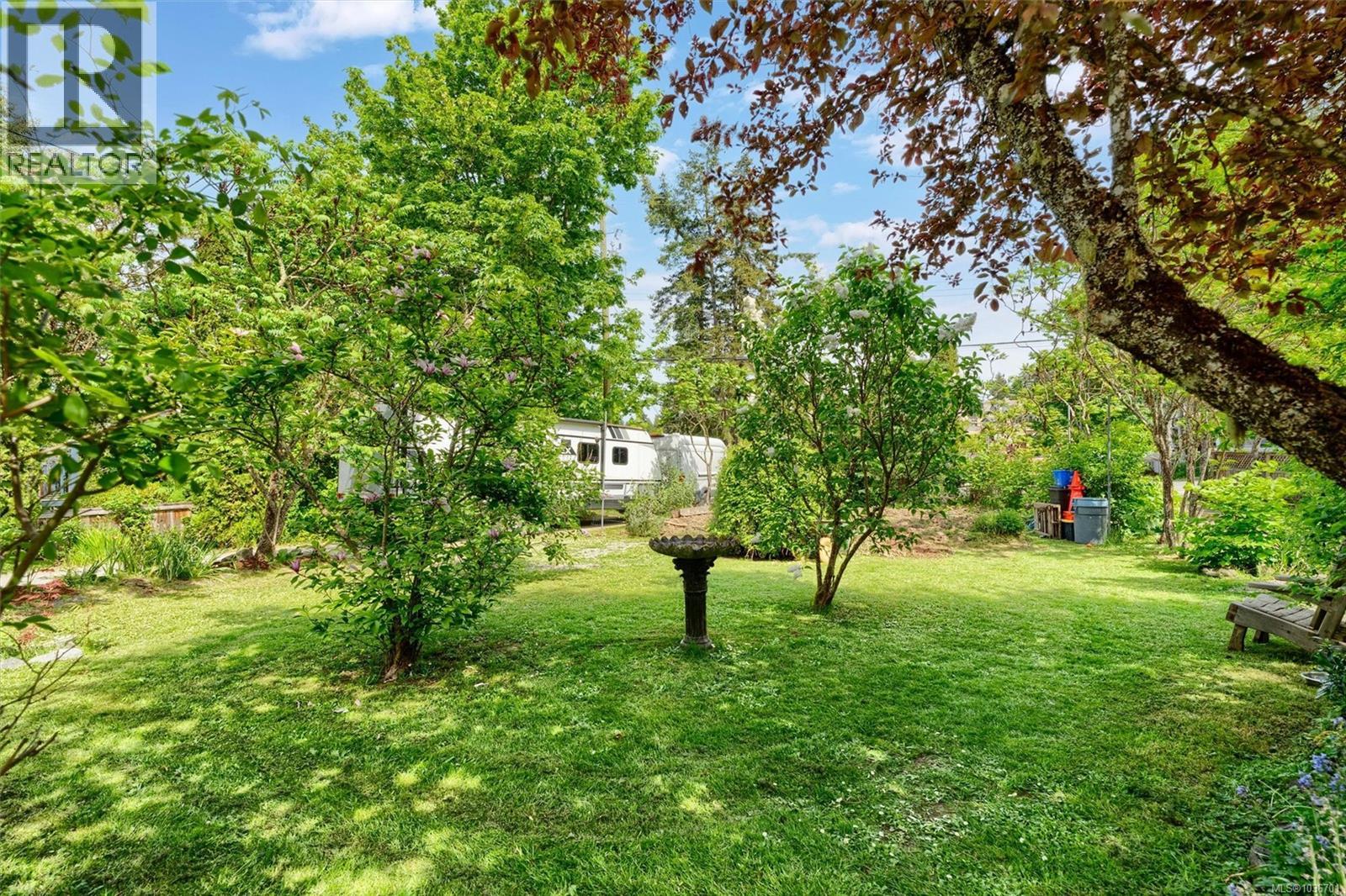 6898 Woodward Dr, Central Saanich, British Columbia  V8M 1A9 - Photo 55 - 1036701