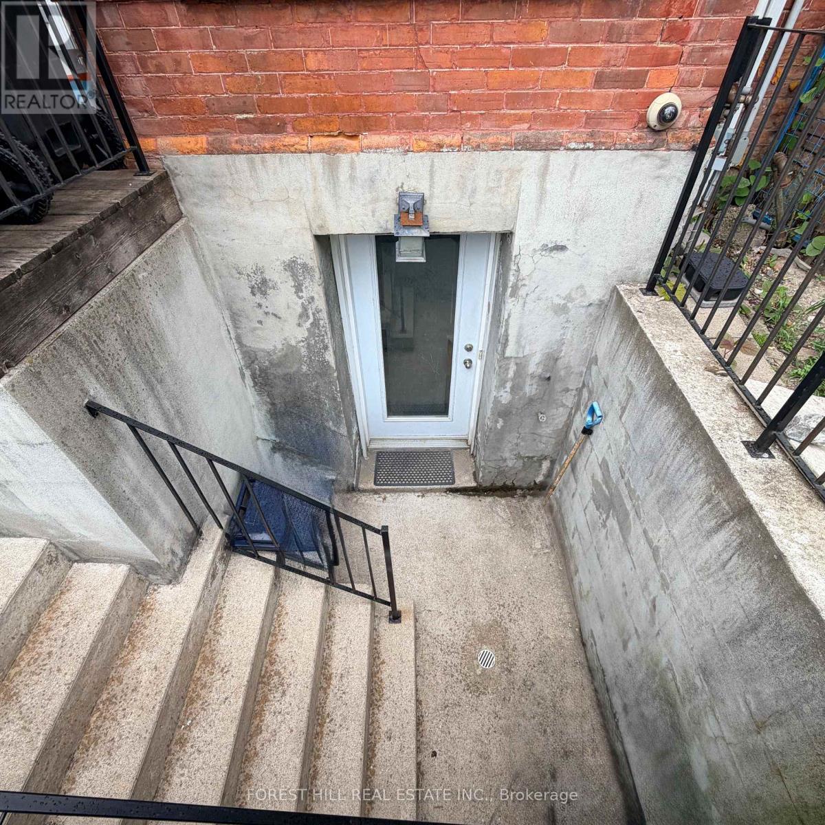 #lower - 41 Gladstone Avenue, Toronto, Ontario  M6K 3K7 - Photo 5 - C13139960