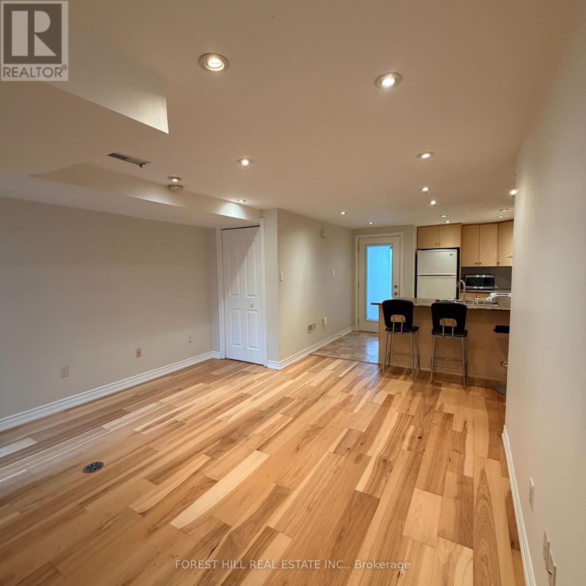 #lower - 41 Gladstone Avenue, Toronto, Ontario  M6K 3K7 - Photo 9 - C13139960