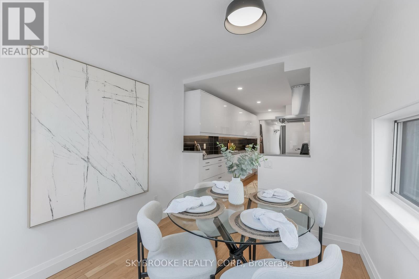 14 Whitaker Avenue, Toronto, Ontario  M6J 1A1 - Photo 15 - C13139972