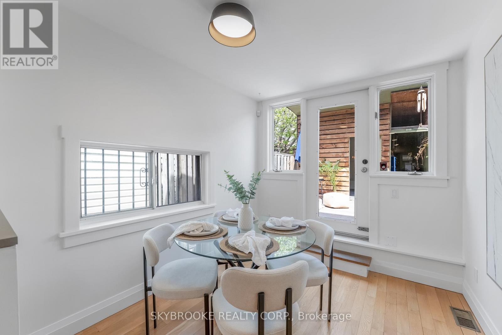 14 Whitaker Avenue, Toronto, Ontario  M6J 1A1 - Photo 16 - C13139972