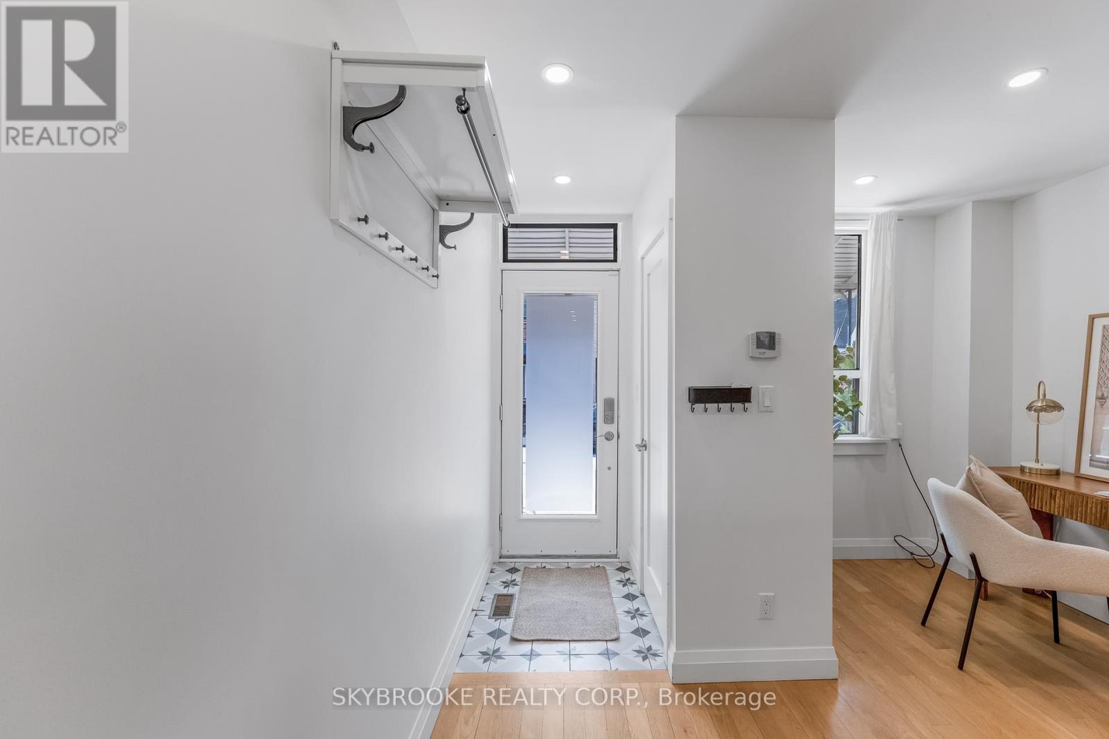 14 Whitaker Avenue, Toronto, Ontario  M6J 1A1 - Photo 2 - C13139972