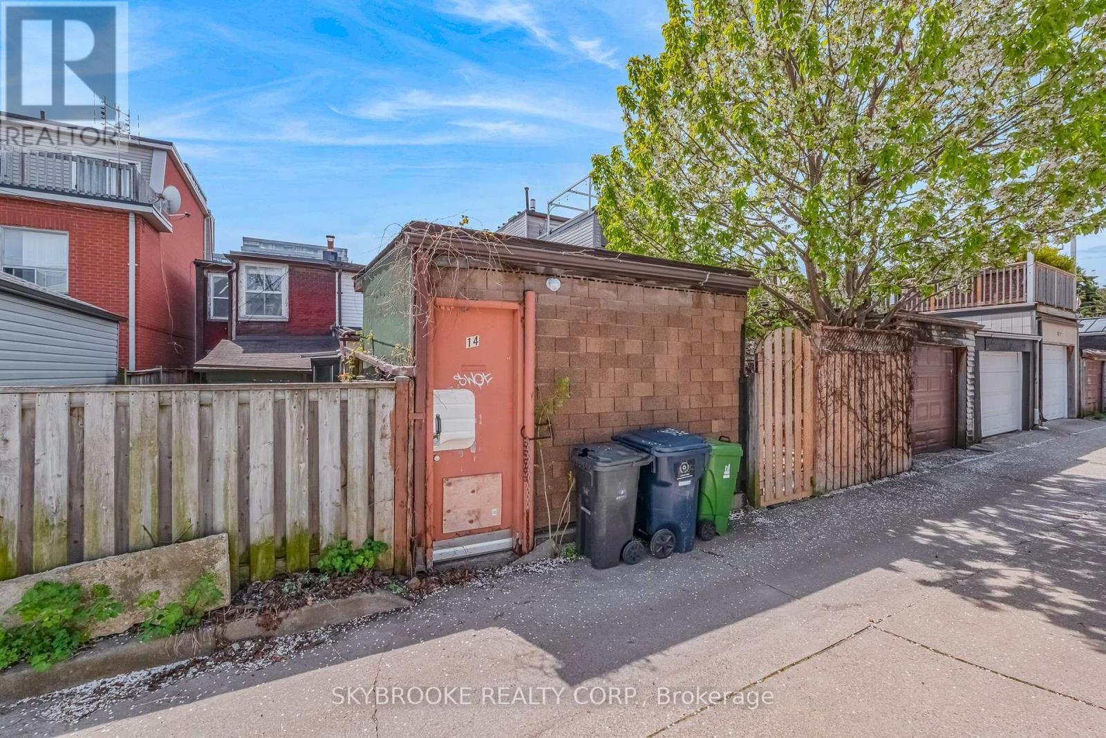 14 Whitaker Avenue, Toronto, Ontario  M6J 1A1 - Photo 34 - C13139972