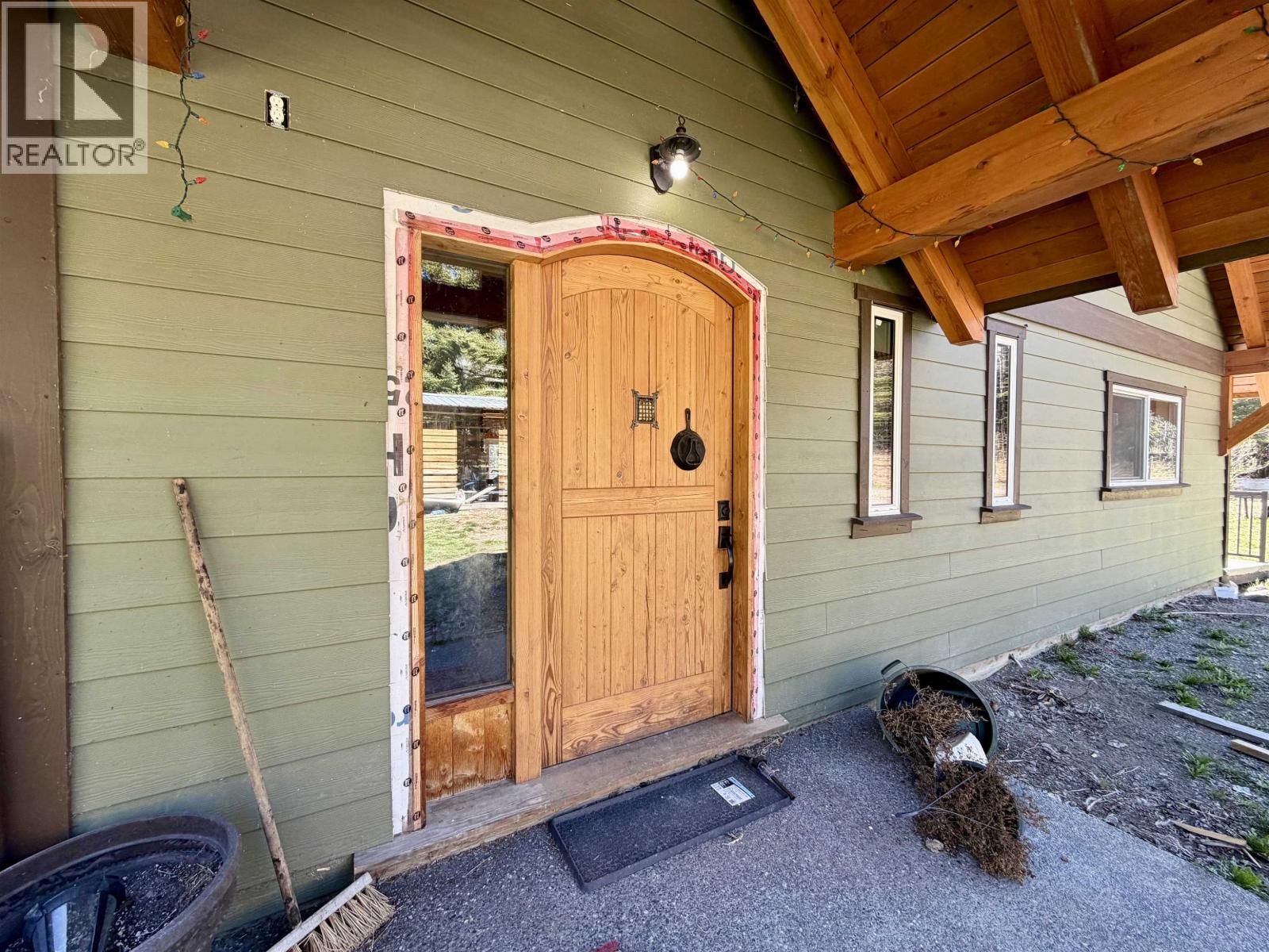 6995 Colgan Road, 100 Mile House, British Columbia  V0K 1X1 - Photo 5 - R3112266