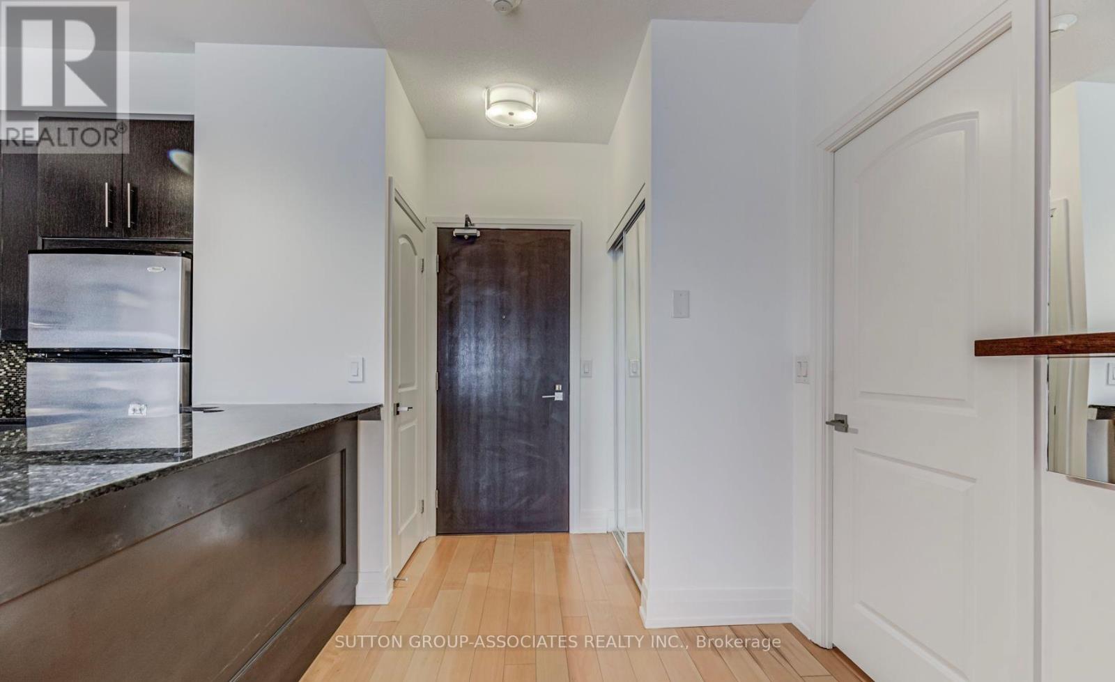 Ph8 - 1 De Boers Drive, Toronto, Ontario  M3J 0G6 - Photo 3 - W13139988